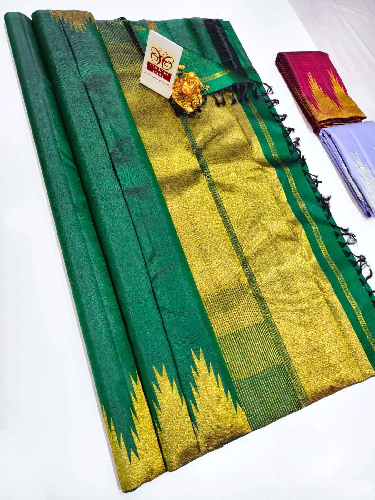 Royal Grace Pure Kanjivaram Silk Saree with Handwoven Golden Zari & Traditional Pallu