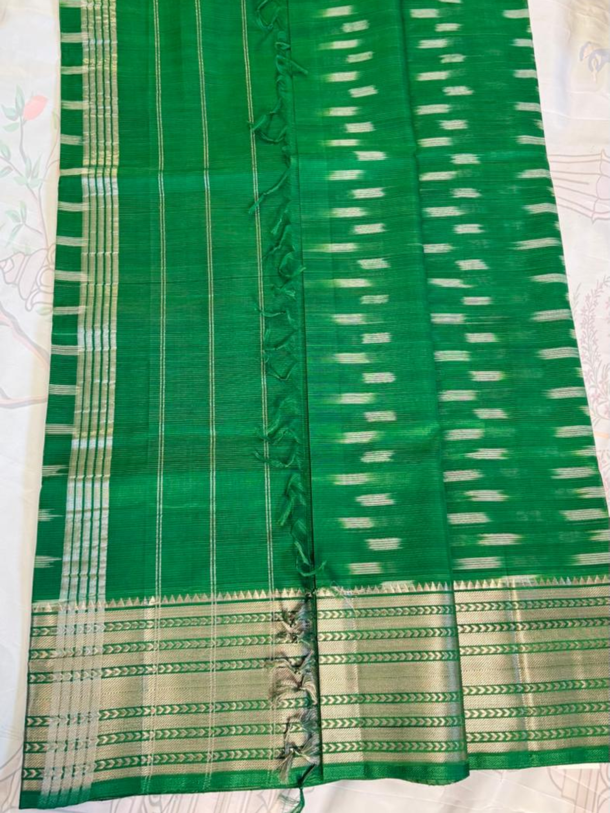 Mangalgiri Silk Saree – Striking Emerald Green VR MISS | Sarees that defines you